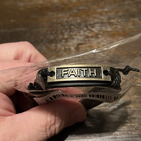 NEW Faith Adjustable Bracelet - Picture 7 of 8